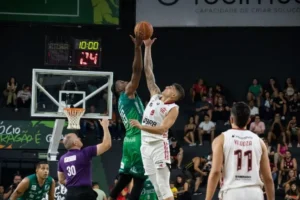 Quartas de final do NBB tem disputas acirradas e emocionantes (Foto: Fernando Vieira Sá/Bauru Basket)