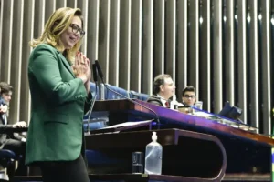 Para a relatora, a senadora e ex-atleta olímpica Leila Barros, a nova lei representa um avanço por regulamentar assuntos que atingem desde o uso de recursos públicos até o respeito à diversidade no meio esportivo (Foto: Waldemir Barreto/Agência Senado)