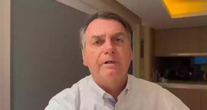 A PF quer saber se Bolsonaro tinha conhecimento da manipulação de dados nos cartões de vacina. | Foto: Reprodução/Twitter