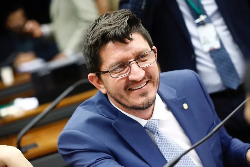 Glaustin diz acreditar que, devido à complexidade de interesses envolvidos, dificilmente a reforma será aprovada de uma vez só. | Foto: Reprodução/Facebook