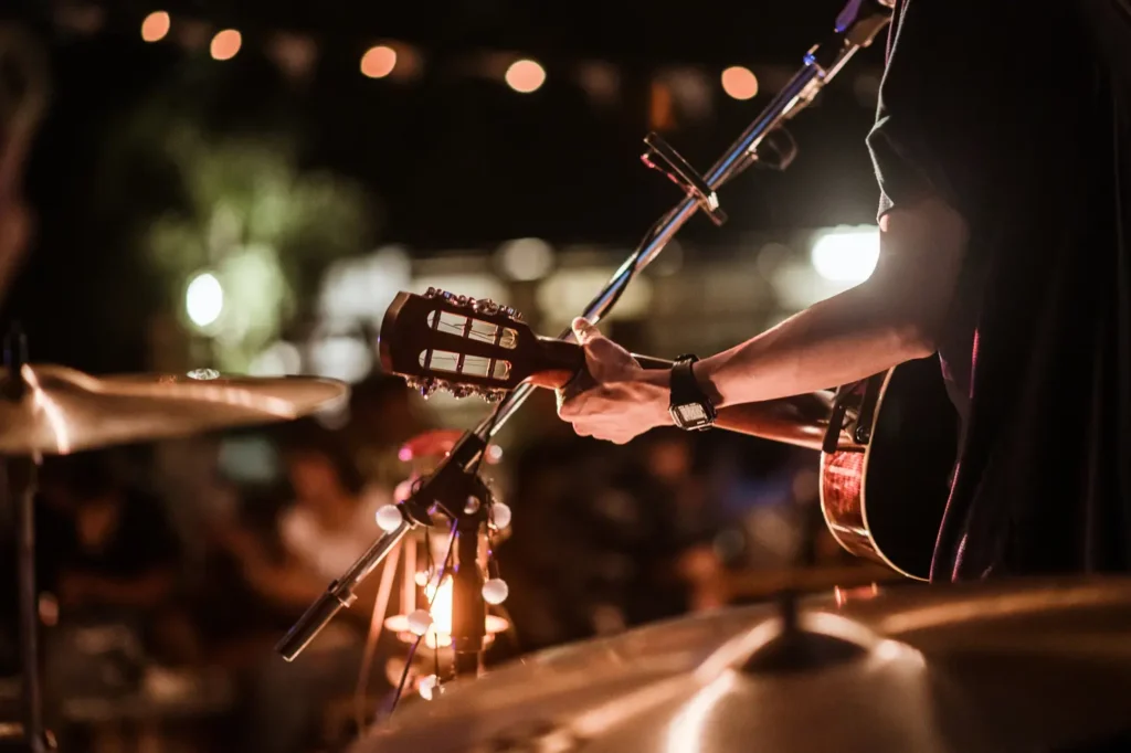 Cenário desfocado com banda créditos: banco de imagens|||||||||||