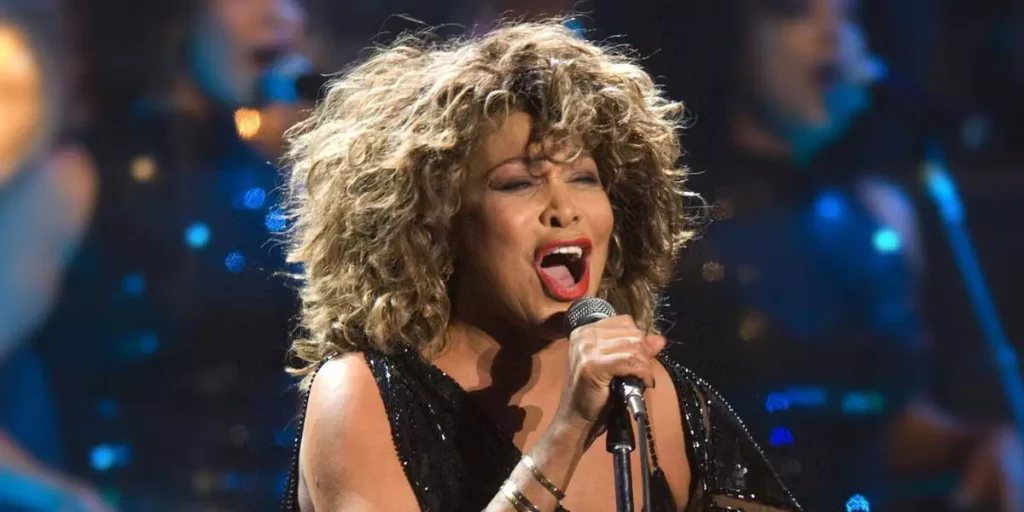 A cantora fez grande sucesso no final da década de 60 junto a seu ex-marido, Ike Turner. | Foto: Reprodução/Twitter