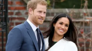 A duquesa e duque de Sussex estavam acompanhados por Doria, mãe de Markle | Foto: Reprodução/Karwai Tang/WireImage/