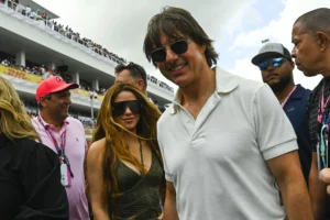 Uma fonte anônima informou ao veículo de comunicação que o astro do filme "Top Gun" sente uma química intensa entre os dois | Foto: Reprodução/AFP