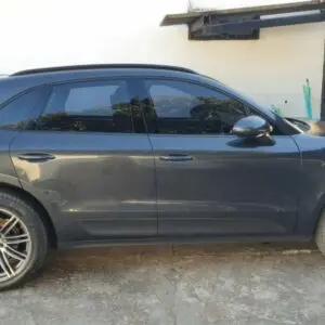Os documentos ilegais foram utilizados para retirar um veículo PORSHE MACAN, avaliado em R$ 500 mil. | Foto: Divulgação / Polícia Civil