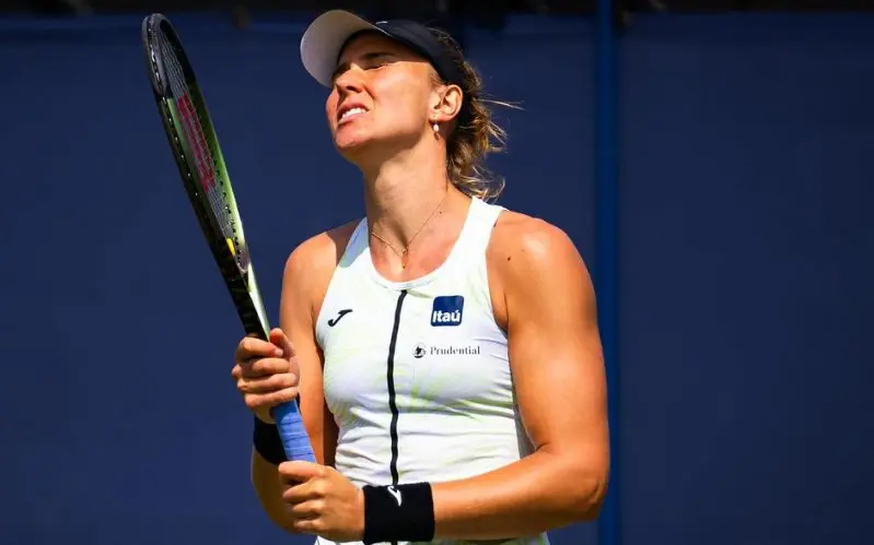 Bia se retirou nas oitavas de final do WTA 250 de Eastbourne, sentindo dores no joelho (Foto: Jimmie48/WTA)