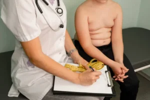 De 2010 a 2020, em Goiás, excesso de peso em crianças e adolescentes aumentou praticamente em todas as idades. | Foto: iStock