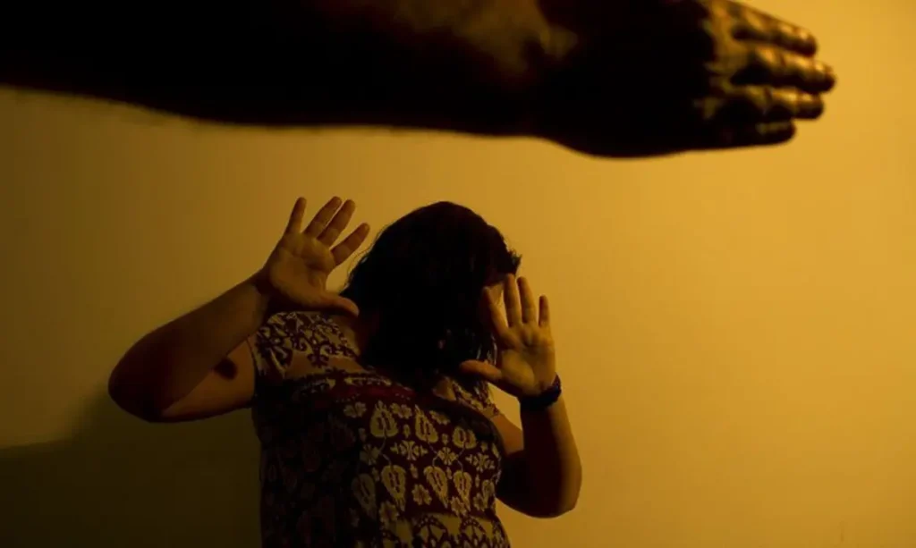Ao longo do ano de 2022, uma mulher goiana foi vítima de algum tipo de violência a cada 4 horas e 20 minutos | Foto: Marcos Santos/USP