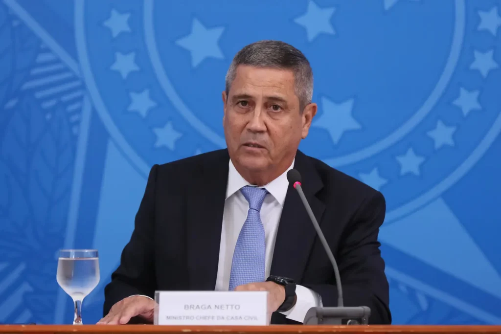 Os quatro ministros que já proferiram seus votos votaram contra a inelegibilidade do general. | Foto: Planalto