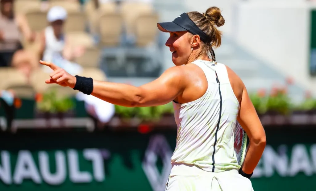 Beatriz Haddad Maia enfrentará Iga Swiatek por vaga na final do Grand Slam (Foto: Divulgação WTA)