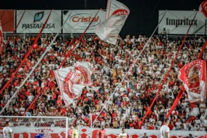 Tigrão tem mais uma oportunidade de assumir a liderança do Campeonato Brasileiro Série B (Foto: Roberto Corrêa / Vila Nova F.Ca)