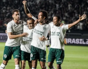 Vitória que dá moral. (Foto: Rosiron Rodrigues/Goiás )