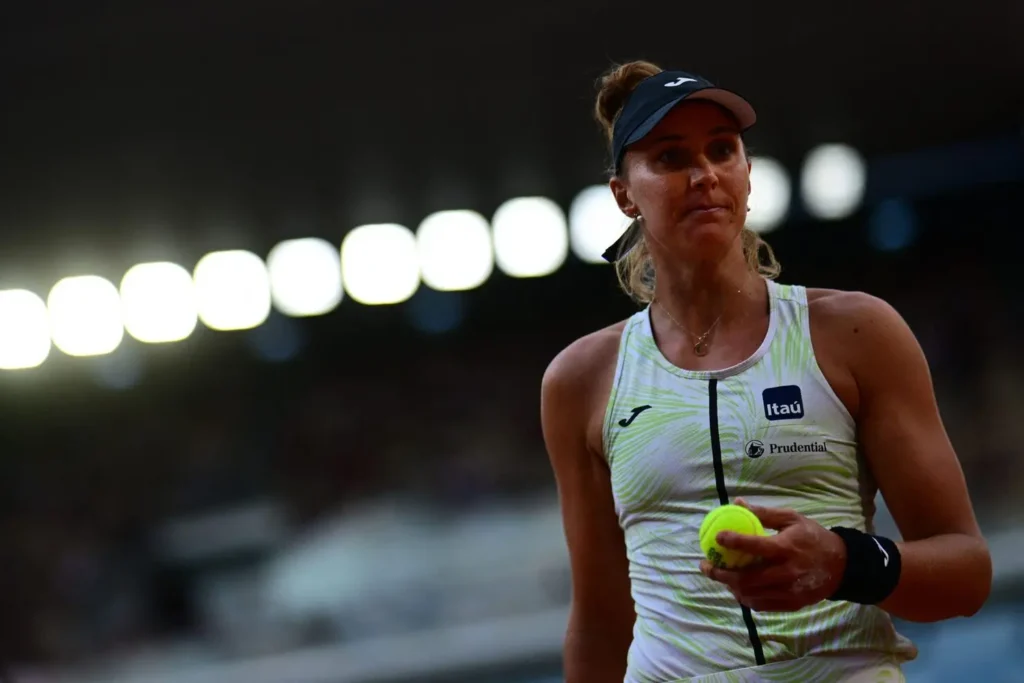 Campanha histórica até a semifinal foi a melhor de uma brasileira na Era Aberta (Foto: Divulgação WTA)