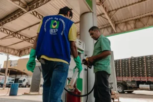 Um dos oito postos fiscalizados, a gasolina estava com a concentração de etanol muito acima do permitido pela legislação. | Foto: Divulgação / Prefeitura de  Anápolis