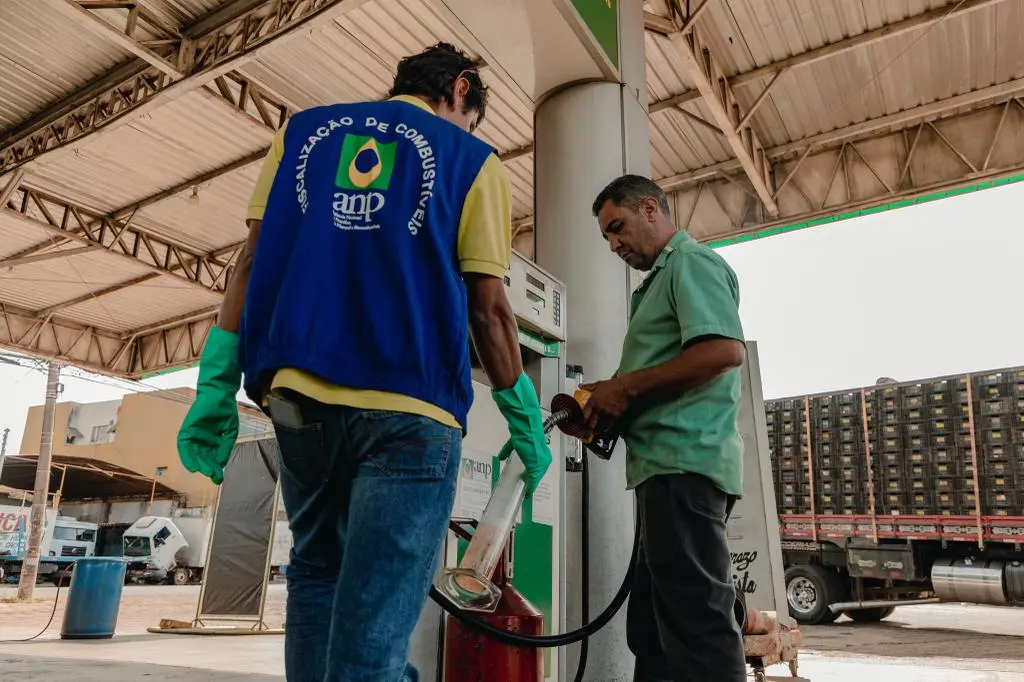 Um dos oito postos fiscalizados, a gasolina estava com a concentração de etanol muito acima do permitido pela legislação. | Foto: Divulgação / Prefeitura de  Anápolis
