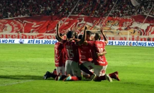 Jogando no OBA, Vila Nova segue invicto e é o segundo melhor mandante da Série B (Foto: Afonso Cardoso)