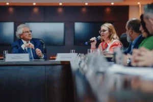 Presidente do banco, Maria Rita Serrano esteve em Goiânia para reunião com governador Ronaldo Caiado. | Foto: Secom