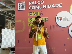 “Estou aqui nesse espaço na Campus Party, justamente, para incentivar as pessoas a pensarem e criarem projetos voltados aos povos indígenas.”, disse o palestrante | Foto: Rodrigo Melo