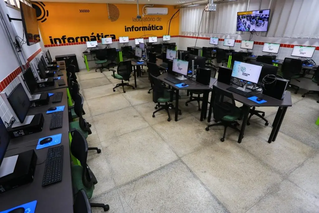 Os inscritos têm um prazo de seis meses para concluir as 70 horas de aula, que estão divididas entre teoria, estudo de caso e monitoria | Foto: Secom