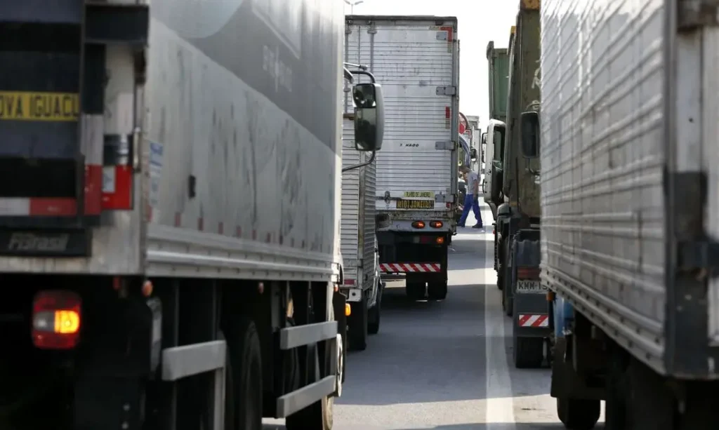 Segundo a CGU, falhas operacionais fizeram com que 356.773 pessoas recebessem as parcelas sem ter direito legal aos recursos. | Foto: Tânia Rego