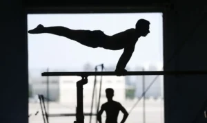 Atletas da seleção brasileira de ginástica artística, categorias adulto e juvenil, treinam no Centro de Treinamento do Time Brasil, no Parque Olímpico.