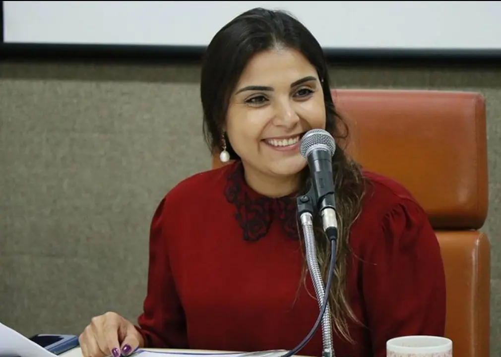 A parlamentar se filou à legenda em março de 2022. Apesar de jovem, Sabrina acumula larga experiência. Além de ter comandado a principal comissão da Casa — a de Constituição, Justiça e Redação (CCJ) — no biênio de 2019-2021, nos bastidores é vista como uma parlamentar com bom trânsito entre os colegas.
