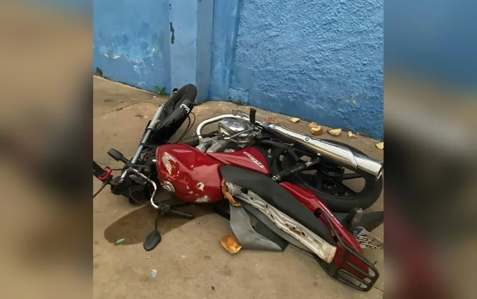 As duas adolescentes teriam descoberto que estavam namorando o mesmo homem, para conversar com o rapaz. | Foto: Reprodução/TV Anhanguera
