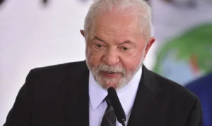 Brasília (DF), 13/02/2023 - O presidente Luiz Inácio Lula da Silva durante cerimônia de assinatura de decretos recriando o Programa Pró-Catador de materiais recicláveis.