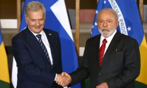 Brasília (DF), 01/06/2023 - O presidente Luiz Inácio Lula da Silva e o presidente da Finlândia, Sauli Niinistö, durante declaração à imprensa, no Palácio do Itamaraty. Foto: Marcelo Camargo/Agência Brasil