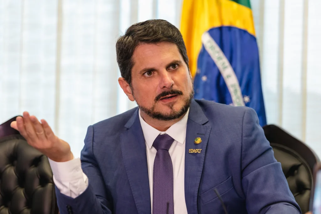 Documento encaminhado para a polícia foi o mesmo apresentado para pedir o afastamento do cargo de senador | Foto: Divulgação/ Agência Senado