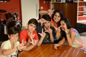 Festival oferece a jovens e crianças a oportunidade de expressar livremente suas visões sobre o mundo |
Foto: Reprodução