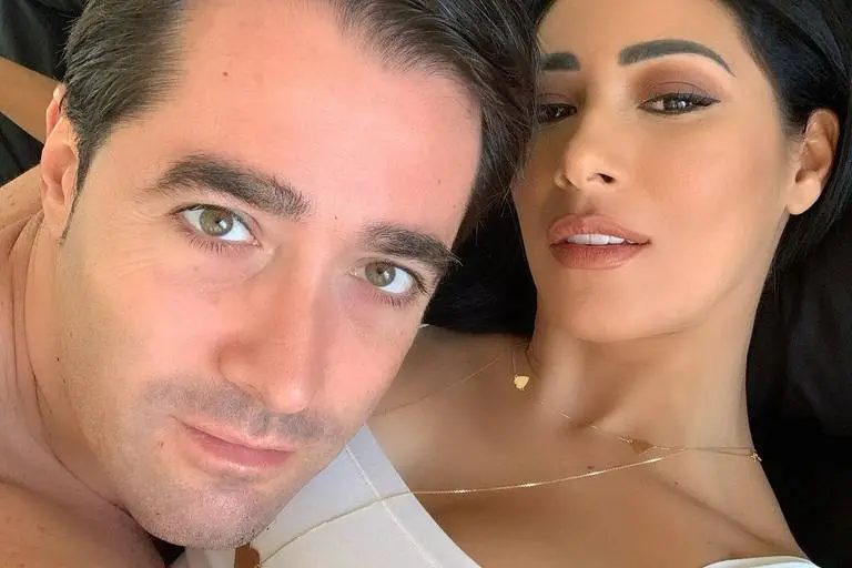 scrig está se preparando para lançar o livro "Até Que A Mentira Nos Separe" contando sobre os as dificuldades financeiras que o ex-casal enfrentou durante o matrimônio | Foto: Reprodução/Instagram