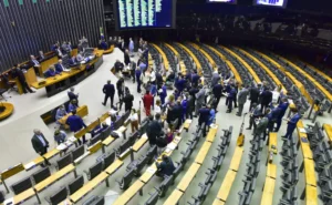 A sexta-feira foi de alívio e mais trabalhos na Câmara Federal | Foto: Agência Brasil