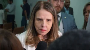 Selene Peres Peres Nunes, voltou a demonstrar preocupação com o texto da reforma tributária durante entrevista a repórteres no auditório da pasta | Foto: Wagner Pereira