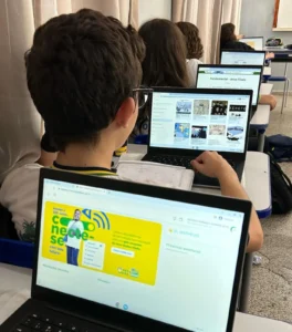 Mais de 100 mil usuários, entre professores e estudantes da rede pública utilizaram a ferramenta no último mês. | Foto: Divulgação