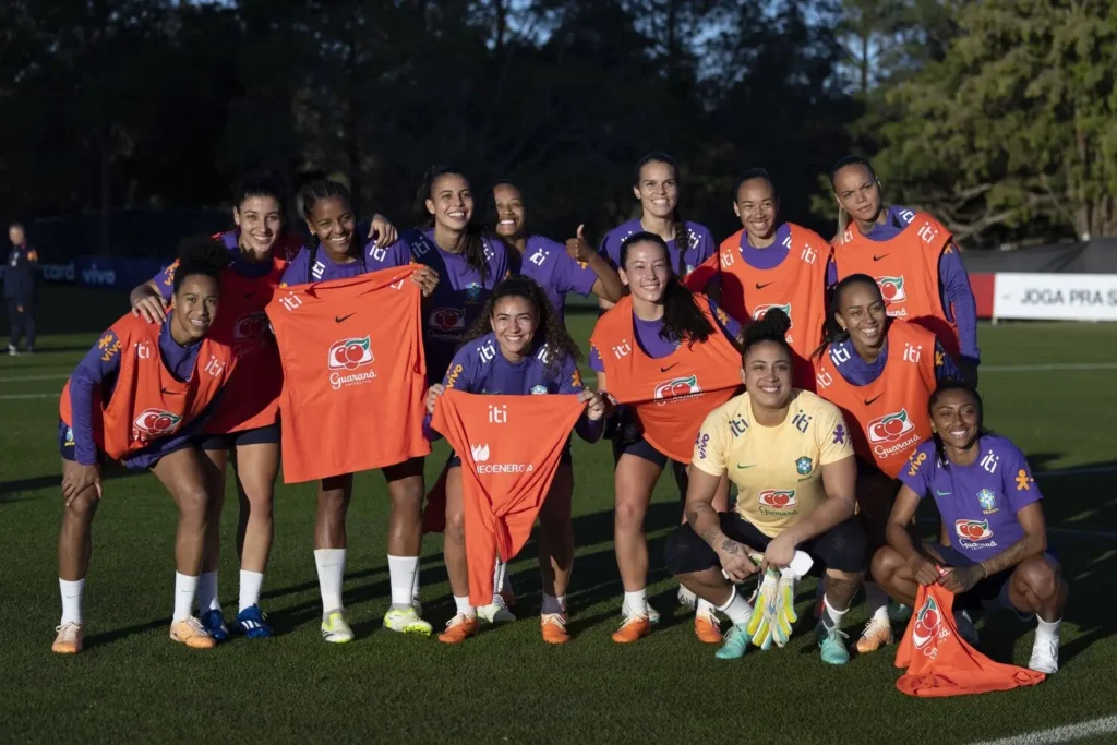 Jogadoras da Seleção Brasileira vão dar o máximo para a conquista do título inédito. (Foto:Thais Magalhães/CBF)