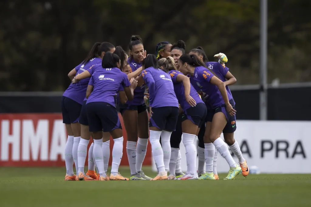 Atletas finalizam preparação visando a estreia no Mundial e grupo segue para Brisbane (Foto: Thais Magalhães / CBF)