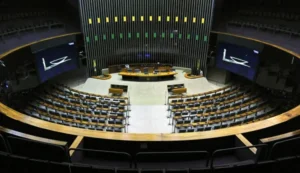 Maioria dos deputados goianos votaram pela minirreforma eleitoral