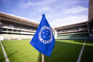 Esmeraldino quer vencer para se distanciar do Z-4, enquanto Raposa quer a vitória para colar no G-6 (Foto: Staff Images / Cruzeiro)