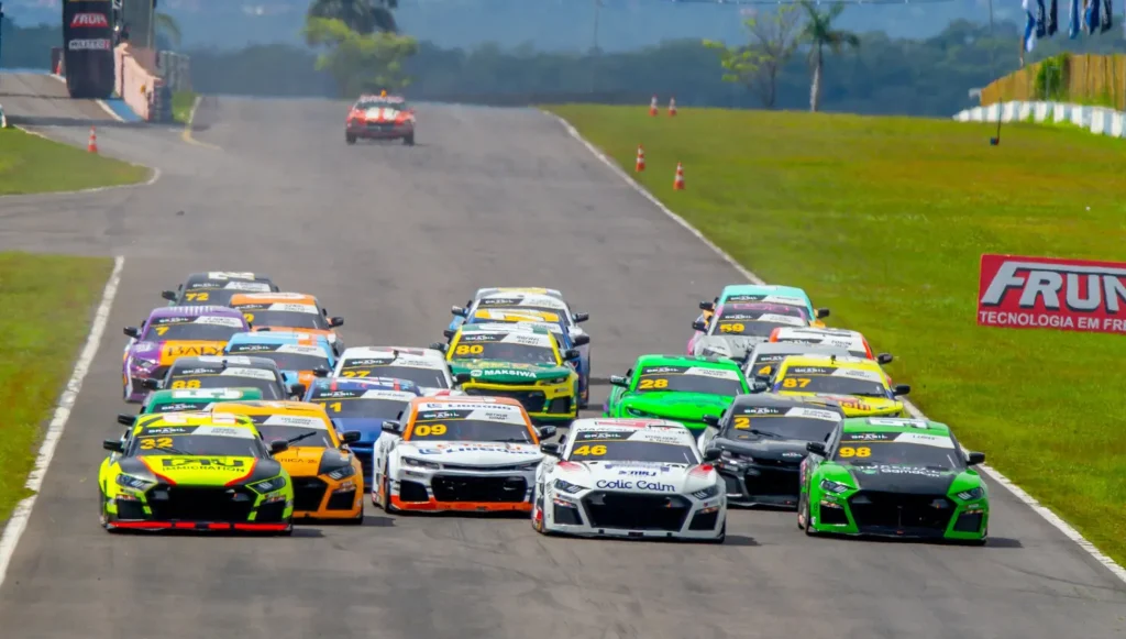 Etapa será nos dias 28 a 30 de julho, para três corridas no anel externo do autódromo (Foto: Divulgação NASCAR Brasil)
