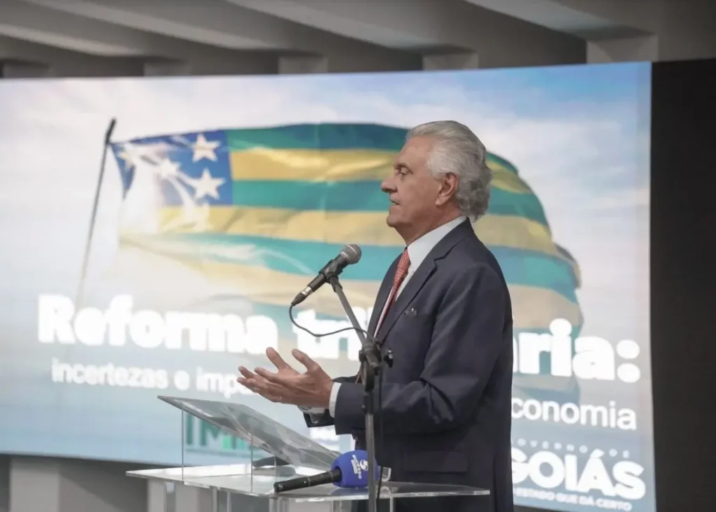 Em um dos momentos mais duros de seu discurso considerou “muito fácil fazer experiência com o pescoço dos outros” | Foto: Wesley Costa