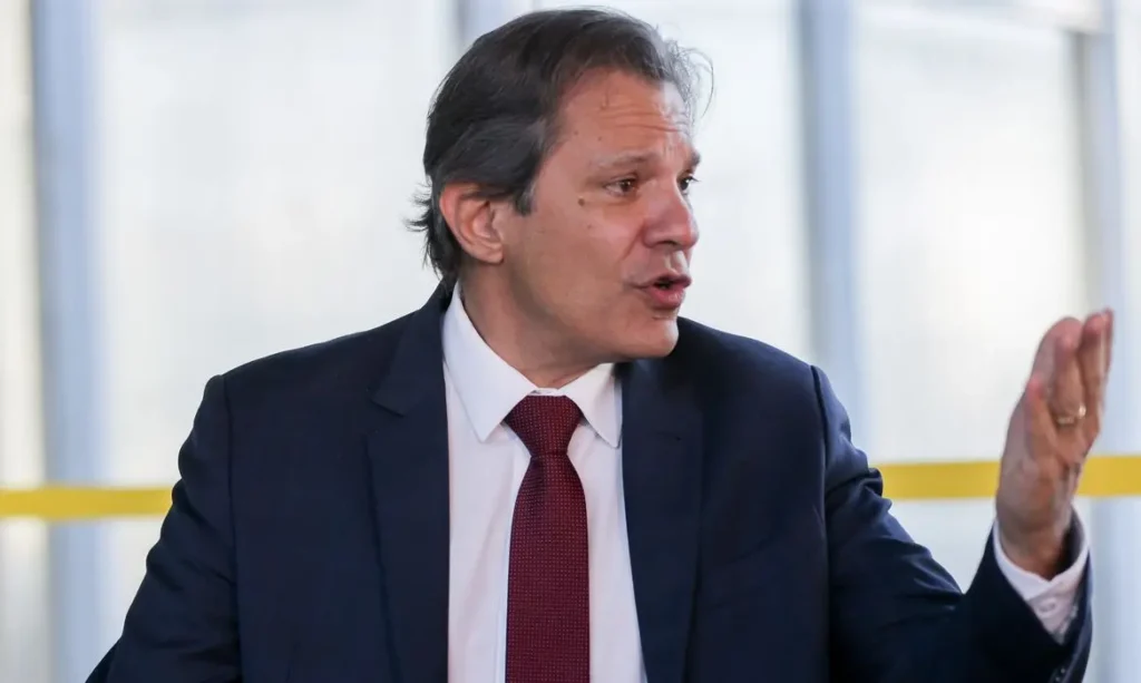 Brasília-DF - 26.06.2023 - O ministro da Fazenda Fernando Haddad, chega ao Ministério da Fazenda, para reunião com políticos da Frente Parlamentar da Agricultura. Foto: José Cruz/ Agência Brasil