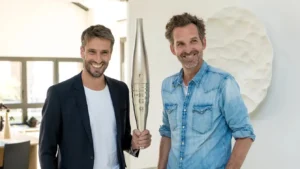 Tocha olímpica tem assinatura do designer francês Mathieu Lehanneur (Foto: Paris 2024)