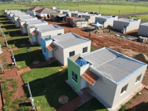 Famílias de Mairipotaba, Campestre, Cristianópolis, Rio Verde e Santo Antônio do Descoberto conhecem nesta sexta-feira (21/07) localização de suas moradias. Sorteio precede entrega das chaves. | Foto: Secom