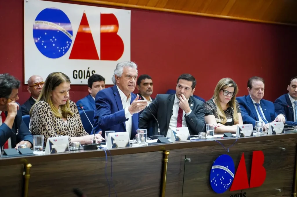 Governador debateu tema com 21 entidades profissionais; representantes cobram transparência nas discussões e criação de regime tributário específico para a categoria. | Foto: Secom