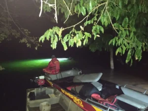 Bombeiros em Caldas localizam corpo de vítima de afogamento no Lago Corumbá