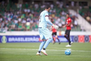 Atual campeão Goiano, Uberto Louzar reencontra Atlético. (Foto:Thomaz Marostegan - Guarani FC)
