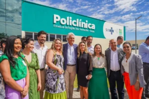 Governador Ronaldo Caiado visita unidade de saúde durante programação alusiva à transferência da capital. | Foto: Secom