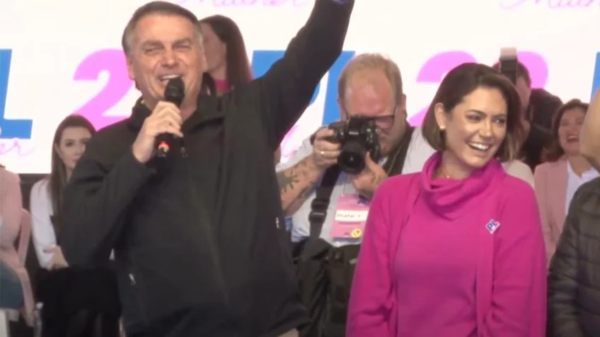 “Da para pagar todas as minhas contas e ainda comer um pastel com a Michelle”, brincou o ex-presidente | Foto: Reprodução/ Vídeo