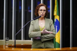 Acusação é de que Zambelli teria usado indevidamente veículos de comunicação social | Foto: Pablo Valadares/ Câmara dos Deputados